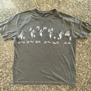 Disney Men’s Tee shirt  Size Large Heathered Gray Grumpy